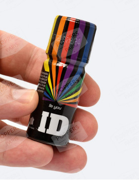 Poppers ID 10 ml dans la main